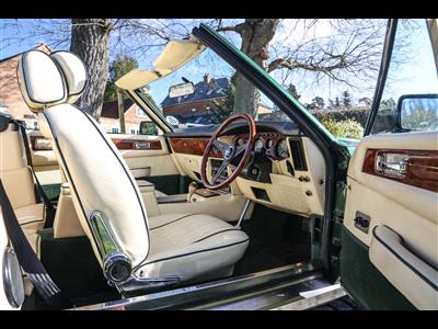 Aston Martin+V8 Volante